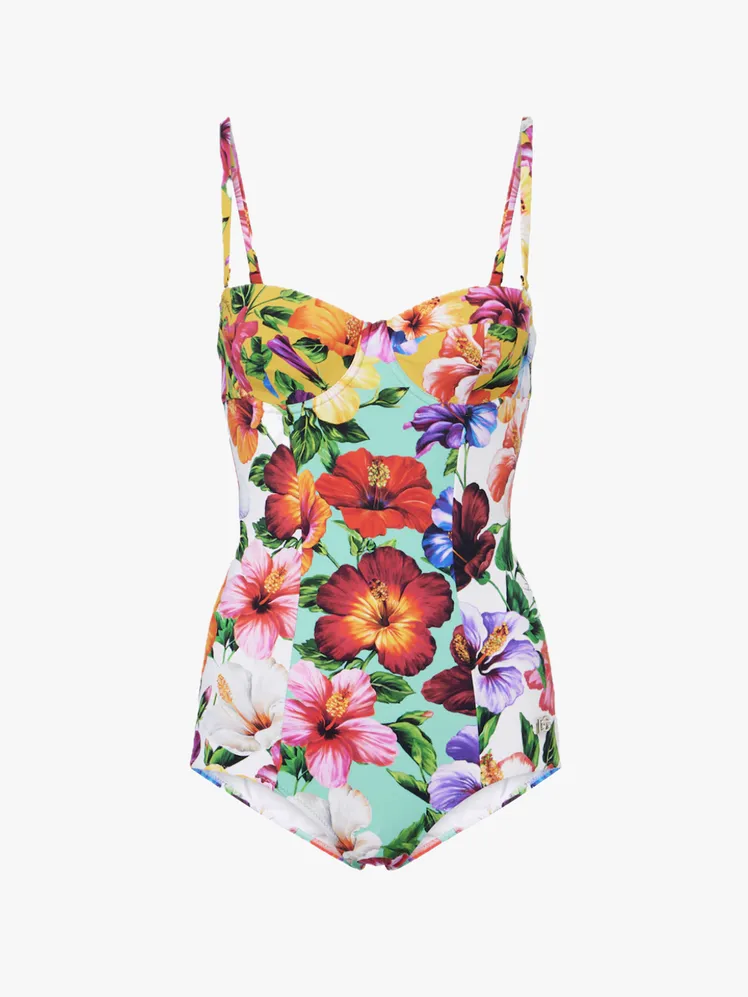Timeless Summer Silhouettes: Enduring Resortwear Labels to Cherish Now 92