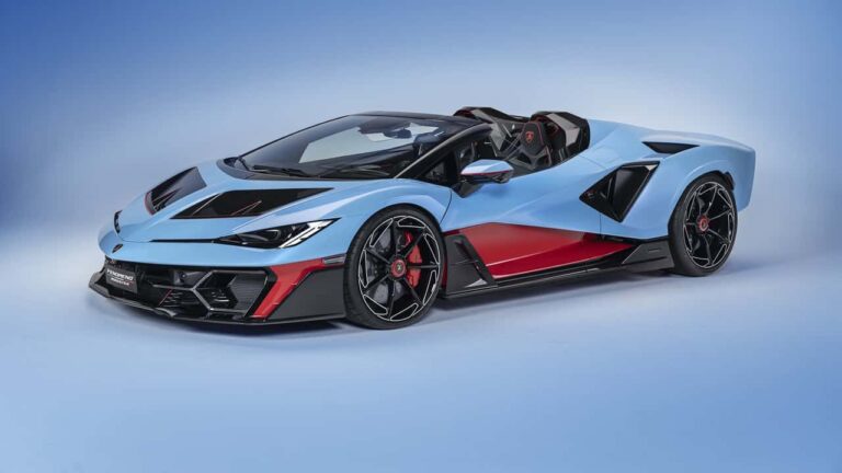 Lamborghini's Fenomeno Roadster Breaks Cover: Unleashing Unprecedented Power and Design 42