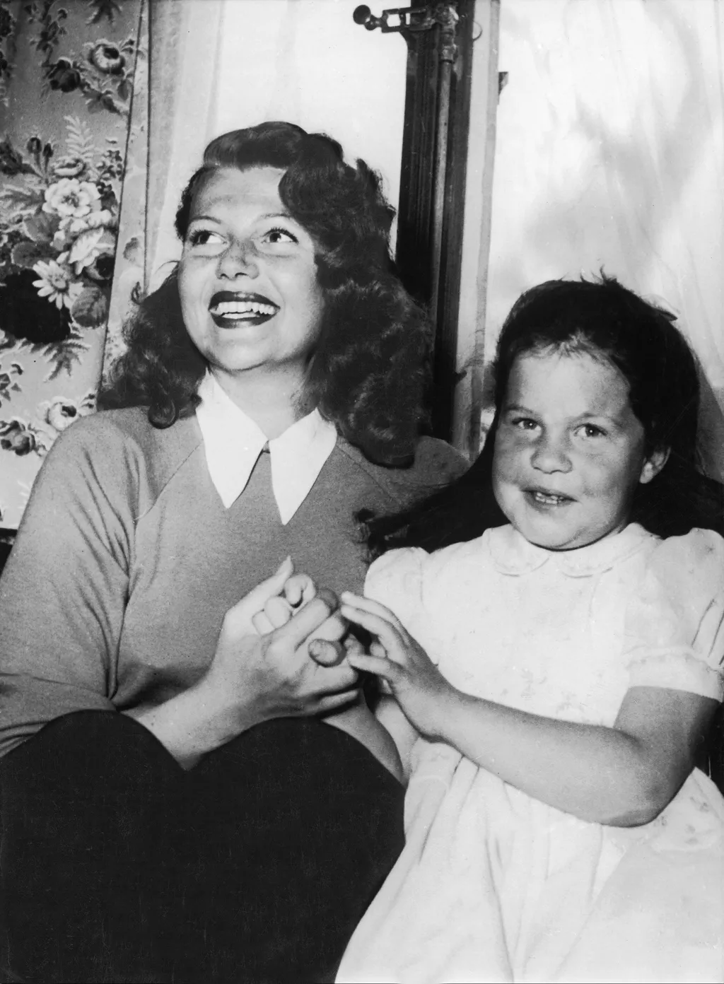 Golden Age Grace: Rita Hayworth's Private Elegance Unveiled 26