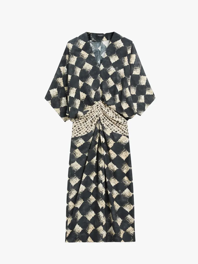 Chic Summer Sojourns: A Curated Edit of 2026's Must-Have Dresses 38
