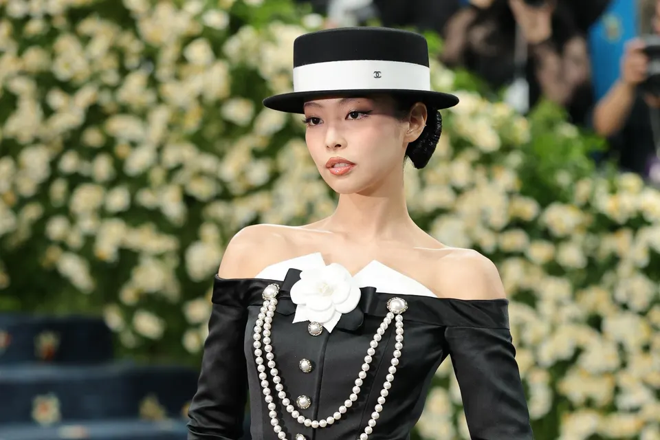 Jennie's Historic K-Pop Playbook: Beyond the Stage, A Masterclass in Global Brand Dominance 2