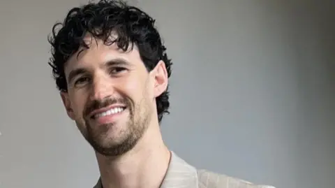 Beyond the Bromance: A Seasoned Islander’s Unvarnished Glimpse into Manufactured Romance