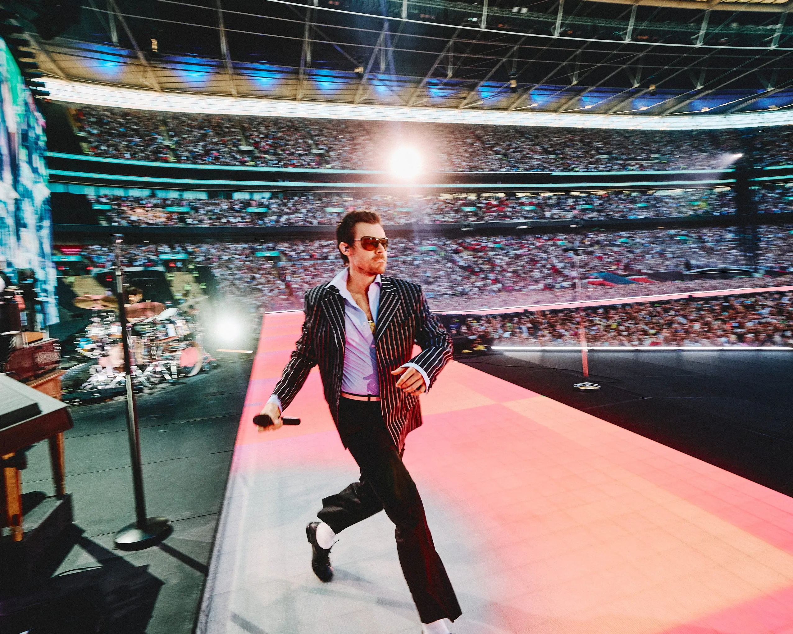 Beyond the Stage: Harry Styles's Go-To Shades for the Modern Executive 5