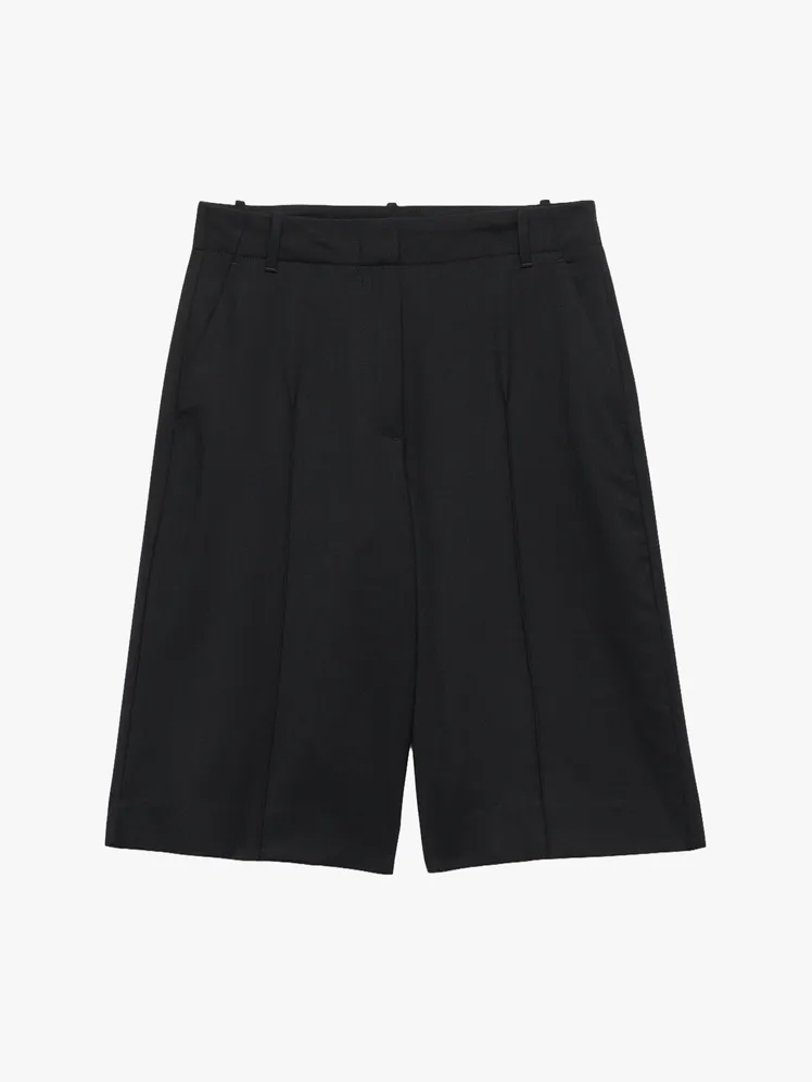 Effortless Urban Style: Summer's Chicest Ensembles Reimagined 96