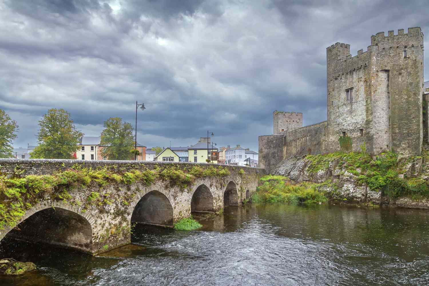 Emerald Isles & Regal Estates: Unveiling Ireland's Most Enchanting Castle Escapes 23