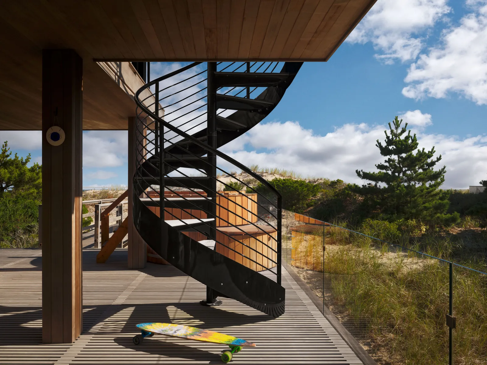 Hamptons Horizon: Where Heritage Meets High Society Living 29