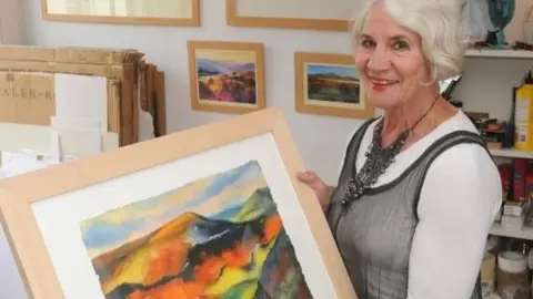 A Lifetime’s Canvas Unveiled: Artistic Aspirations Bloom on the Eve of a Centenarian’s Milestone