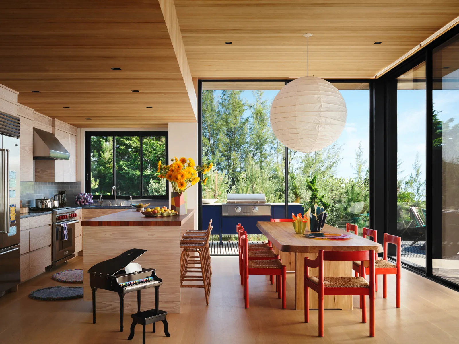 Hamptons Horizon: Where Heritage Meets High Society Living 30
