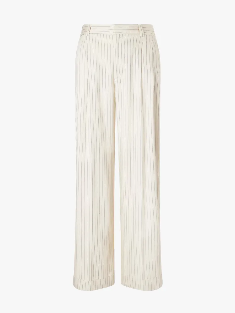 Chic Forecast: Must-Have Summer '26 Styles for Your Elite Collection 204