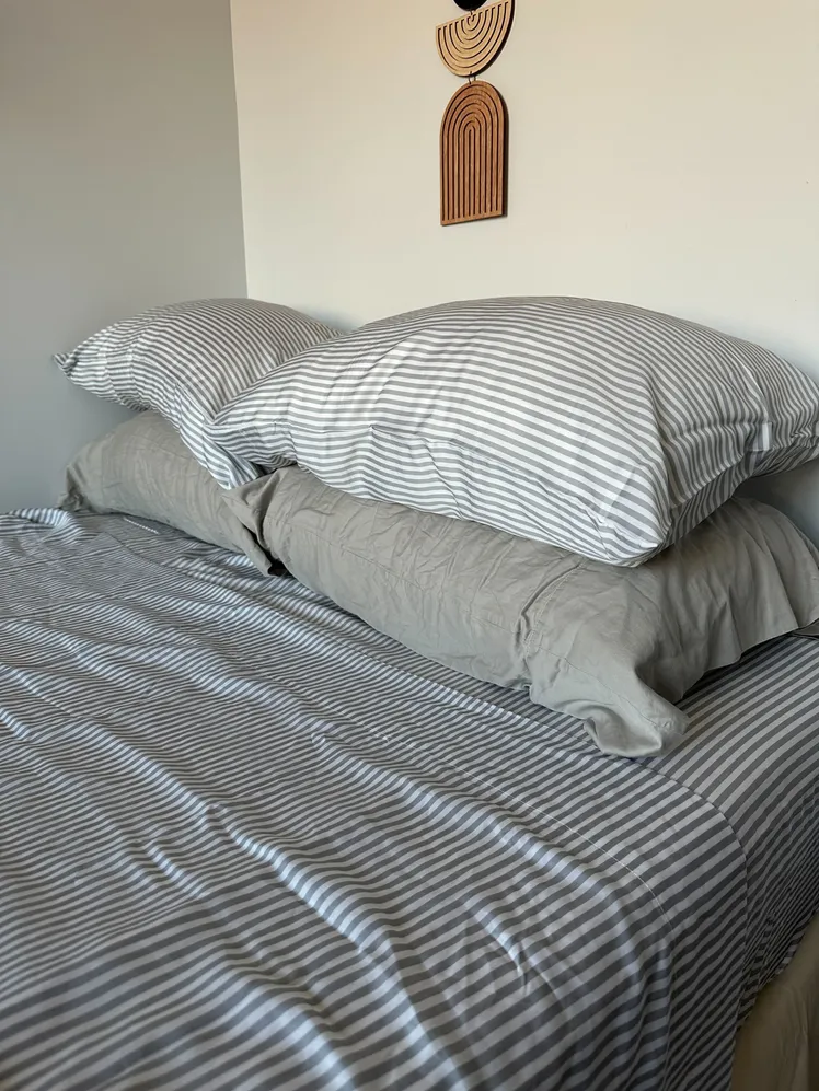 Whispers of Silk: Bamboo Bedding for the Discerning Dweller 21