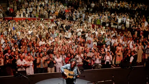 Savoretti's Melancholy Muse: Navigating the Sonic Landscape of Midlife Reimagining 11