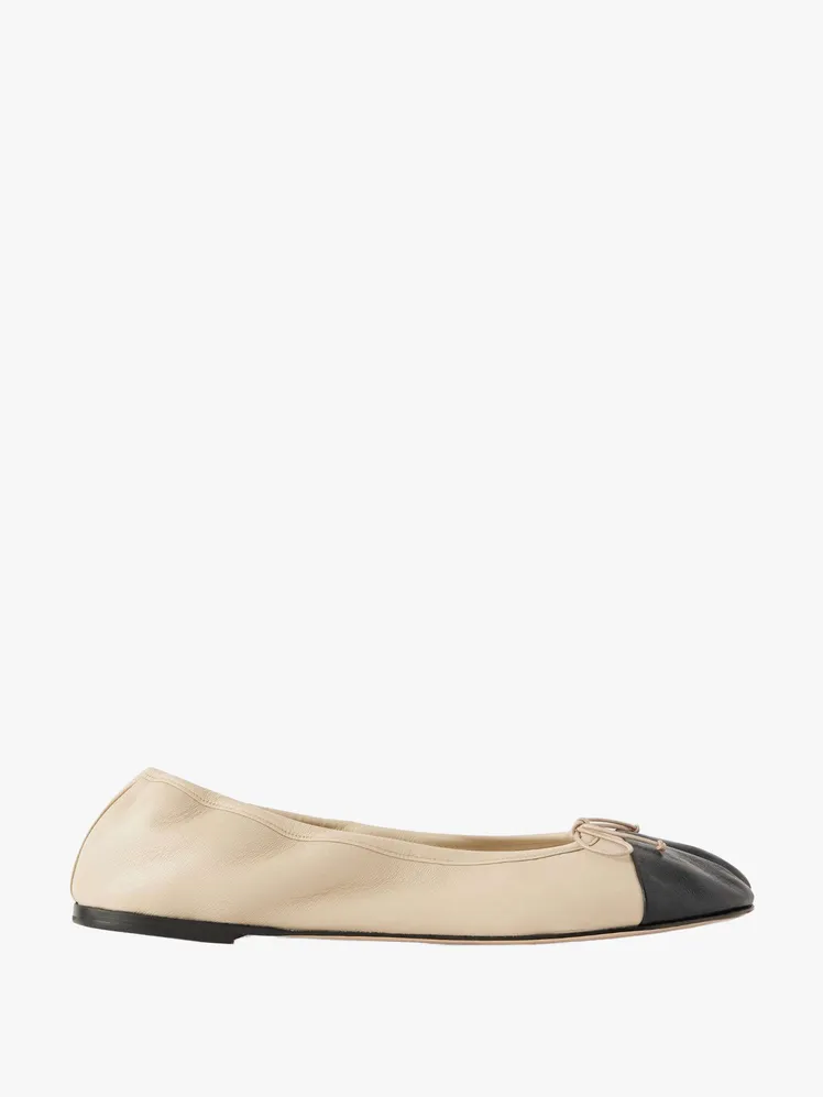 Effortless Chic: Discover Your Perfect Pair of Ballet Flats for the Warmer Seasons 36