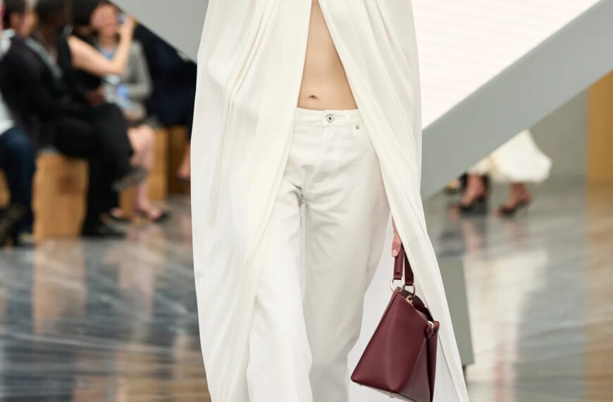 The White Denim Renaissance: A Chic Reawakening