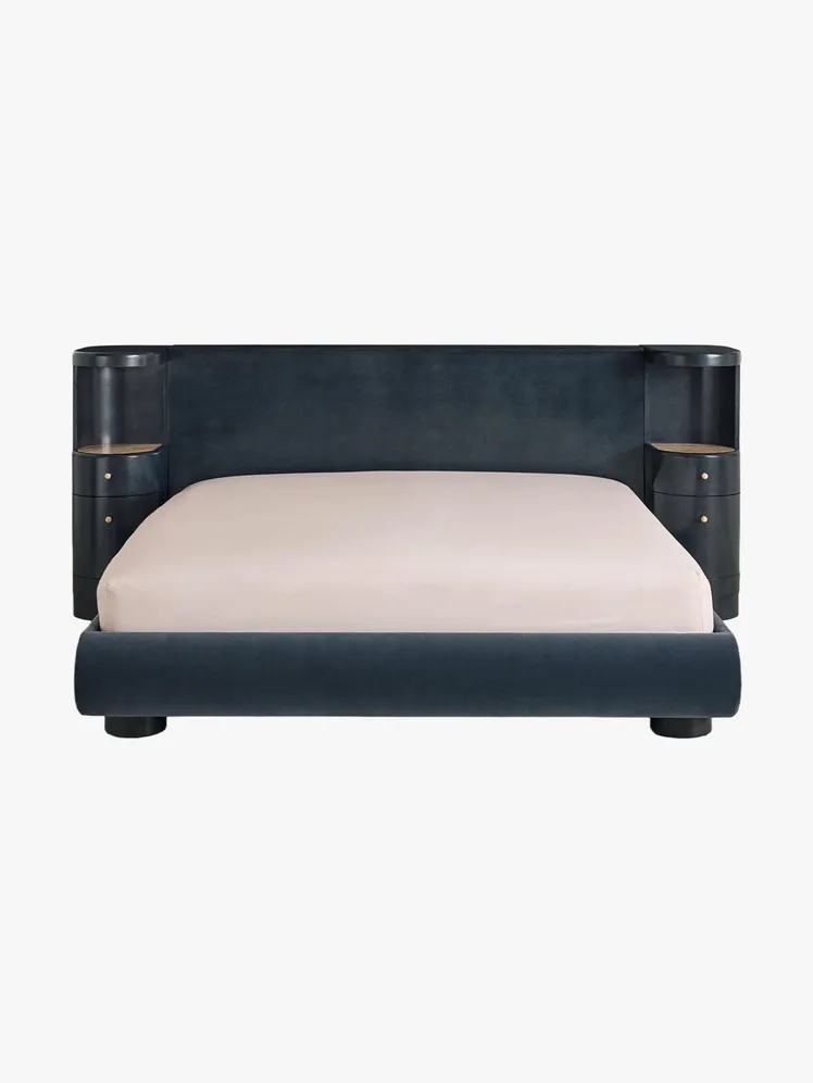 Majestic Headboards: A New Era of Opulent Interiors 19