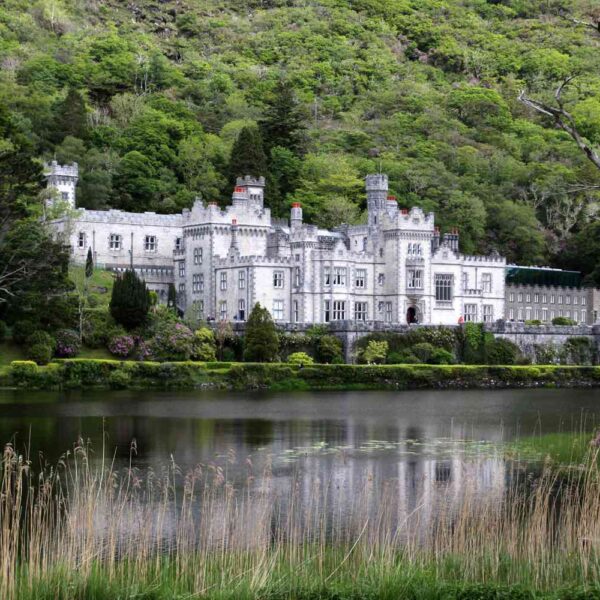Emerald Isles & Regal Estates: Unveiling Ireland’s Most Enchanting Castle Escapes