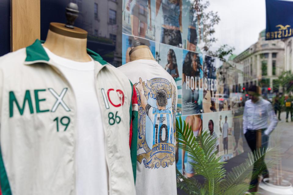 Retail Titans Forge Alliance to Conquer Back-to-School Spending 4