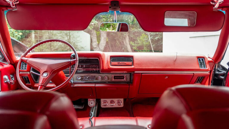 A 1968 Cadillac Coupe DeVille: A Masterclass in American Automotive Elegance 10