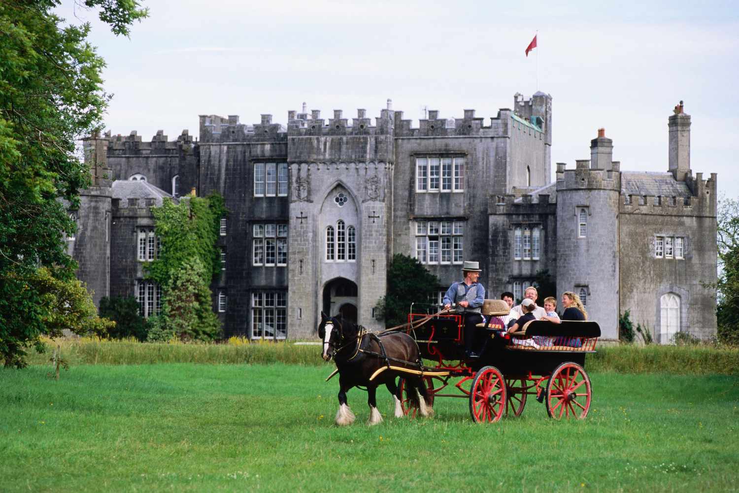 Emerald Isles & Regal Estates: Unveiling Ireland's Most Enchanting Castle Escapes 42