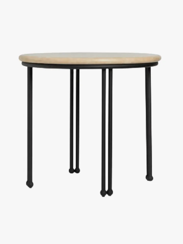 Chic Courtyards: Elite Entertaining in Timeless Bistro Style 23