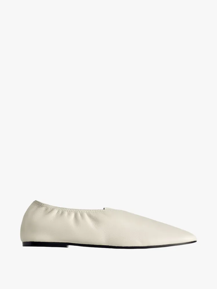 Effortless Chic: Discover Your Perfect Pair of Ballet Flats for the Warmer Seasons 34