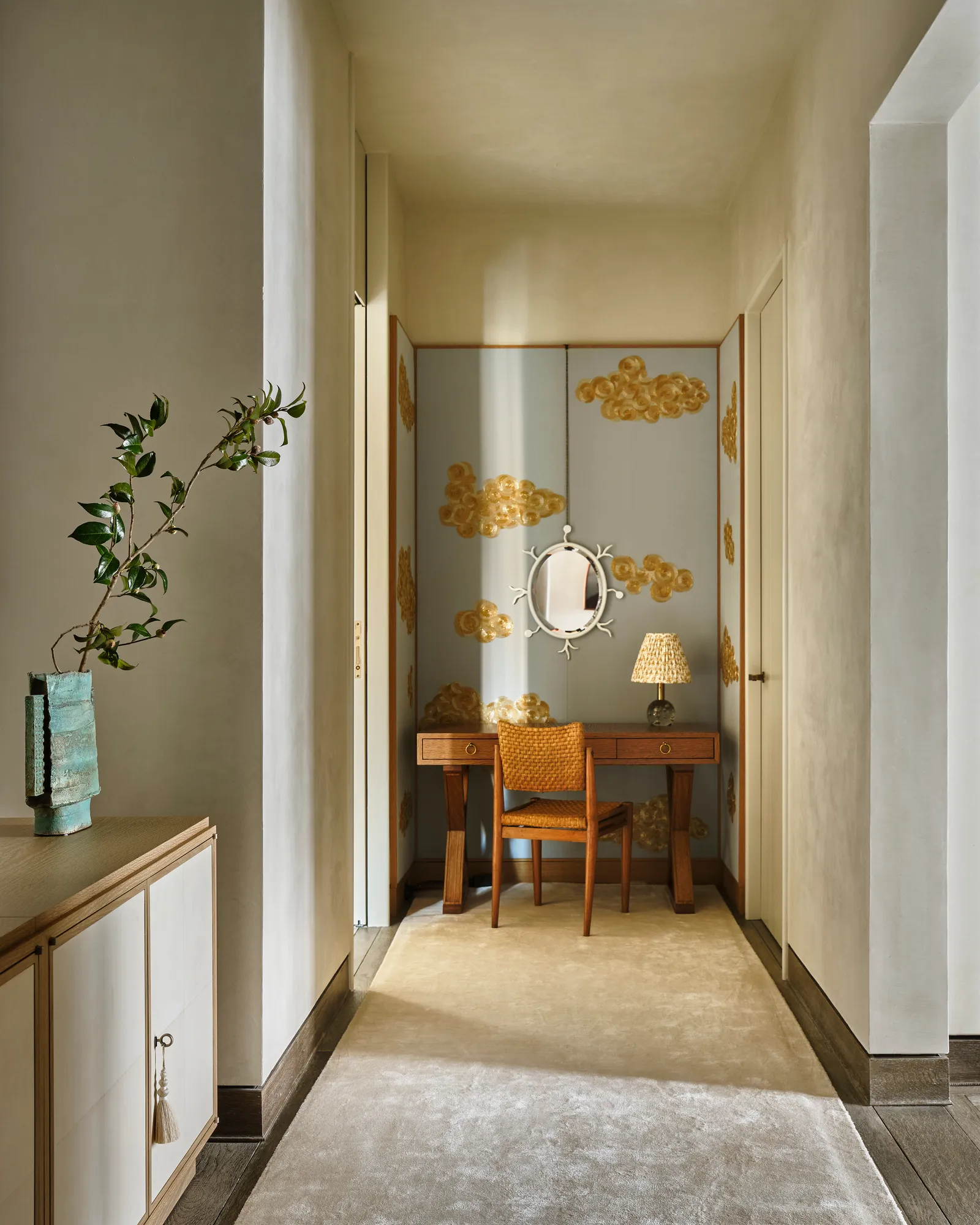 A Penthouse Symphony: Where Divergent Tastes Harmonize in Manhattan's Elite Embrace 24