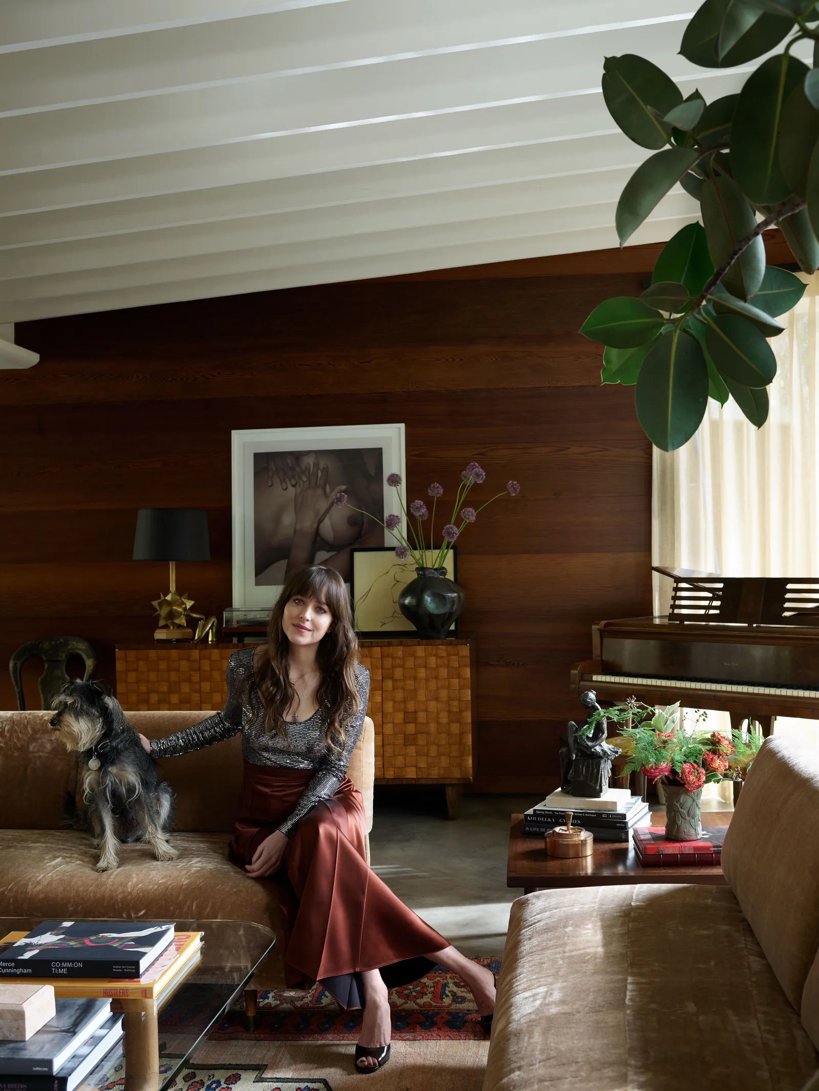 Where Midcentury Soul Meets Hollywood Royalty: Dakota Johnson's Architectural Icon Unveiled 9