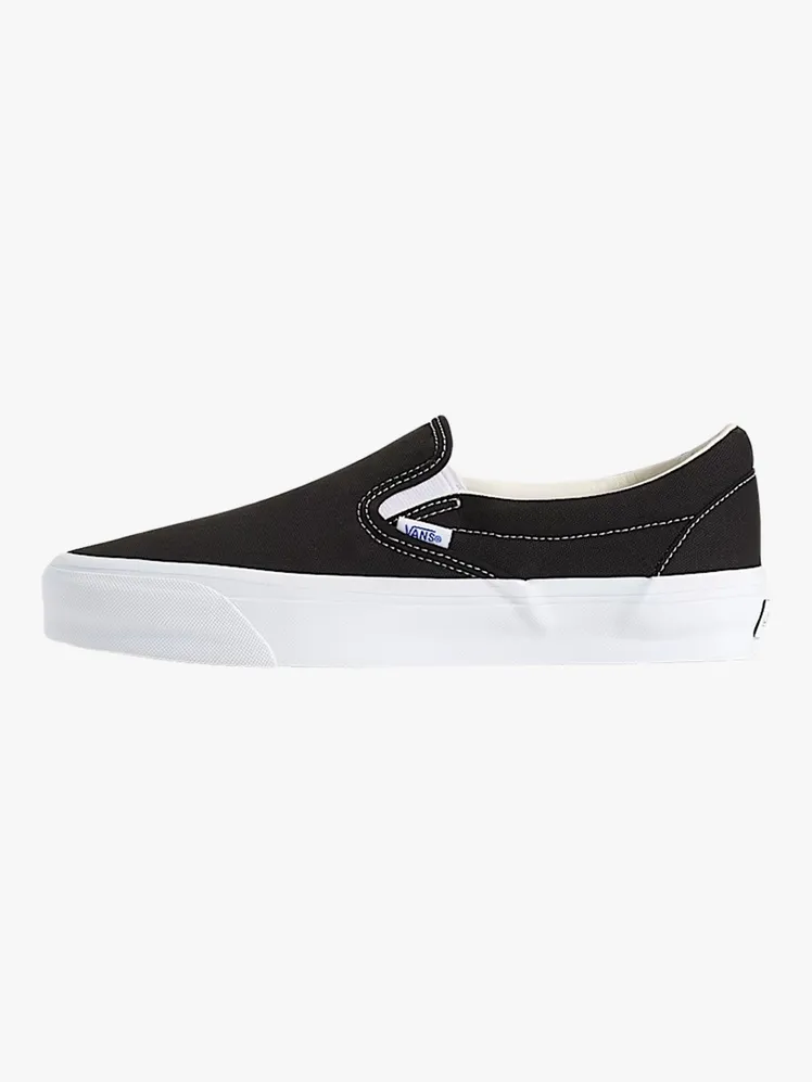 Effortless Summer Style: 6 Execs on Their Go-To Footwear 8