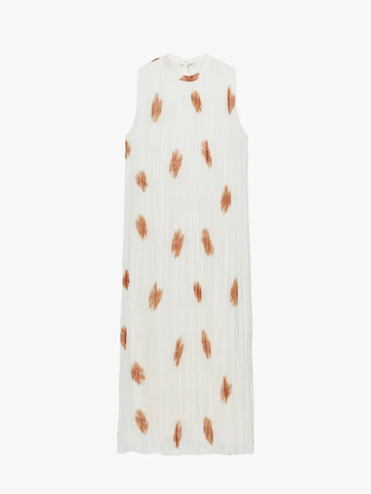 Chic Summer Sojourns: A Curated Edit of 2026's Must-Have Dresses 40
