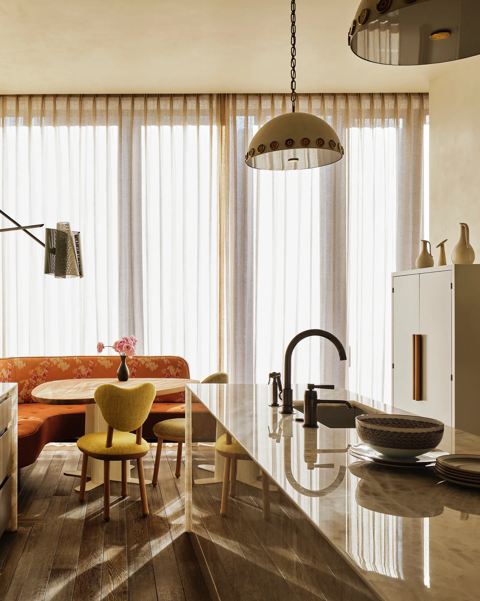 A Penthouse Symphony: Where Divergent Tastes Harmonize in Manhattan's Elite Embrace 19
