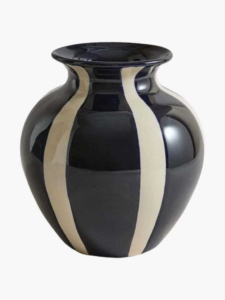 Elegance Unveiled: Heirloom Residences for the Discerning Connoisseur 47