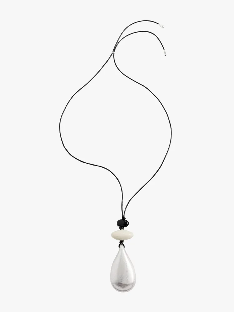 The Timeless Charm of the Choker Redefined for Today 37