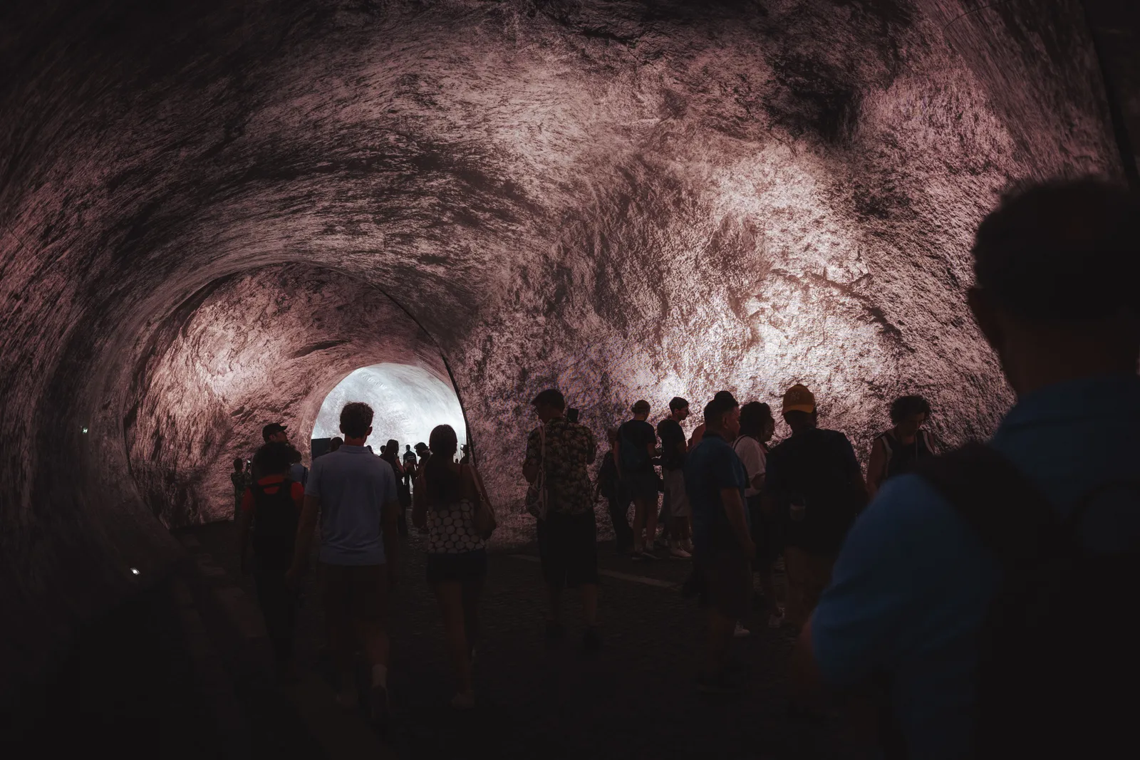 A Subterranean Spectacle Unveiled Beneath Paris's Iconic Pont Neuf 6