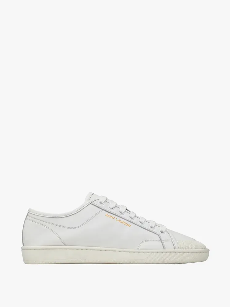 Chic Footwear: Vogue Editors Unveil Their Top White Sneaker Picks for 2026 40