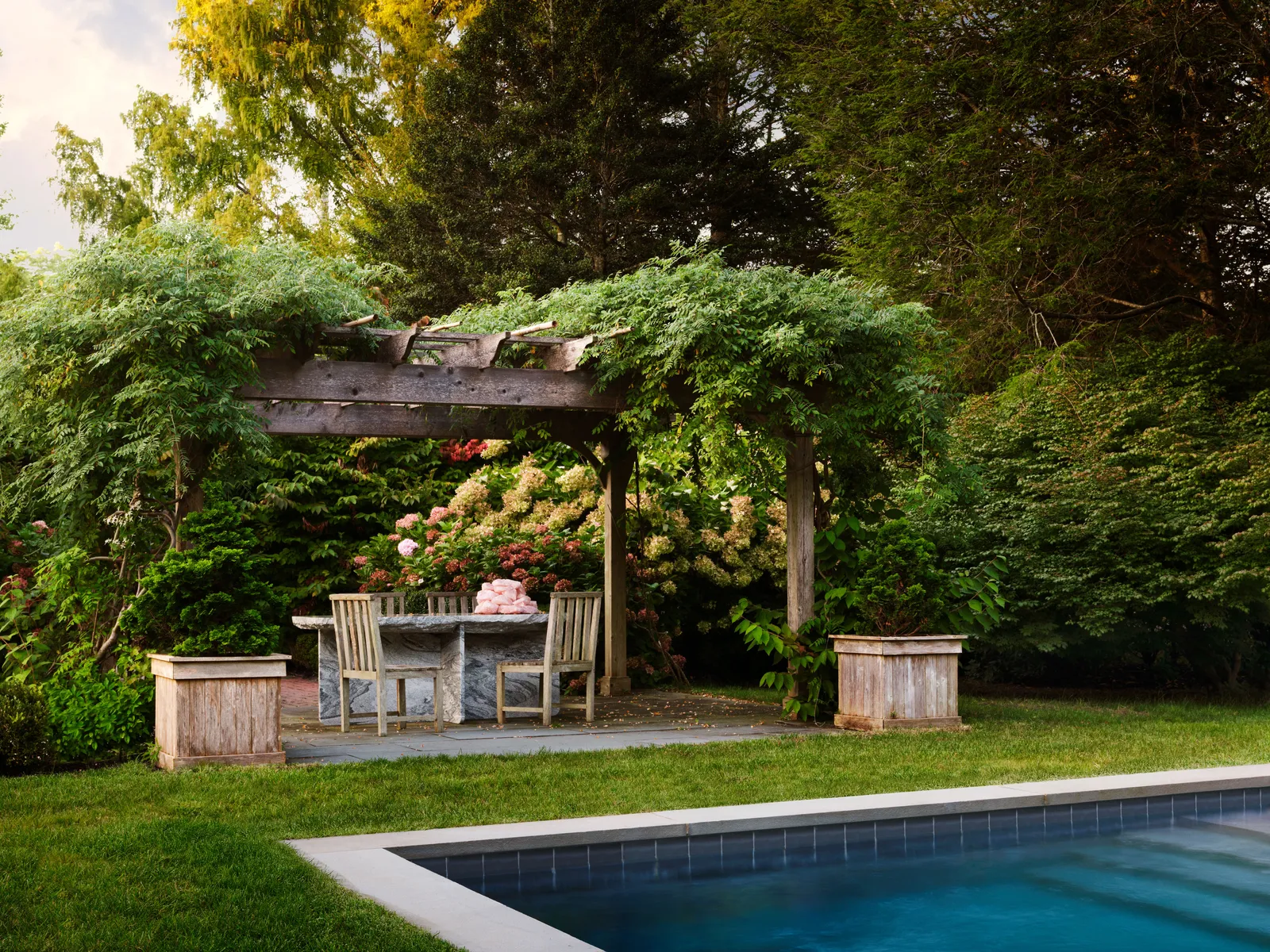 A Curator's Canvas: Douglas Friedman's Haven of Enduring Elegance 19