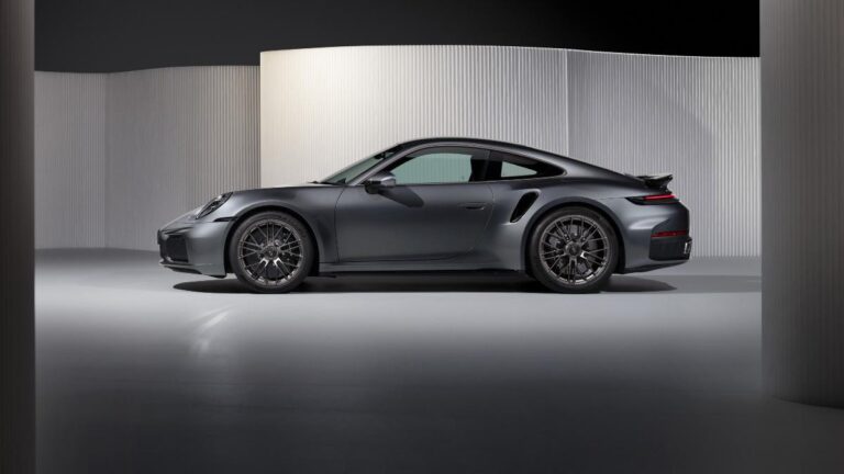 The Purebred Porsche 911 Remains Uncompromised by Electrification 26