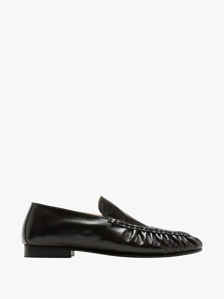 Effortless Loafer Chic: Your Guide to Summer's Most Versatile Footwear 97