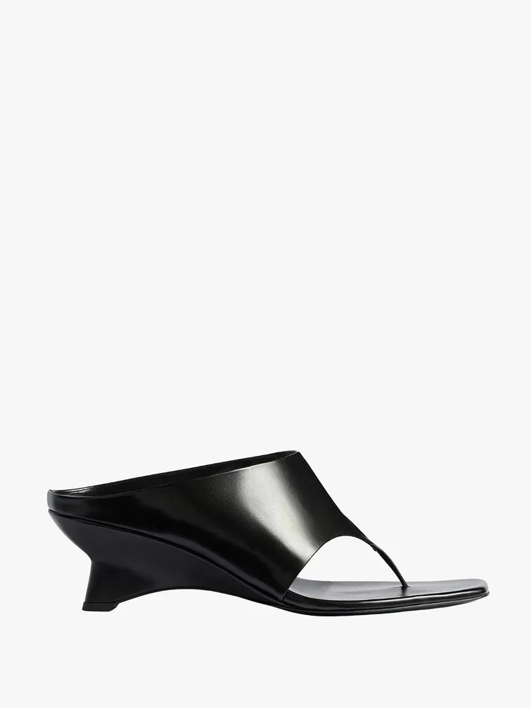 The Siren Song of the '90s Summer Sandal, Reimagined for Today 18