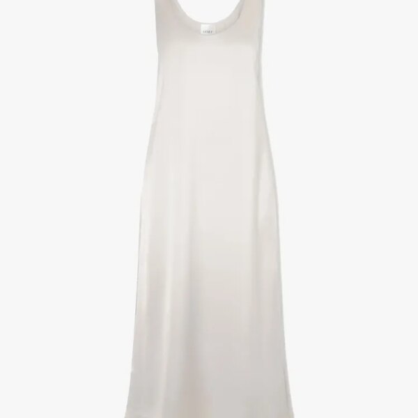 Effortless Summer Elegance for the Modern Woman