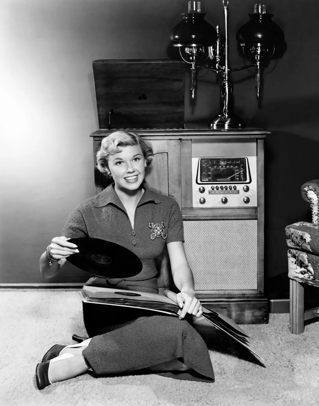 Golden Age Icon: Doris Day's sun-drenched California sanctuary, captured. 22