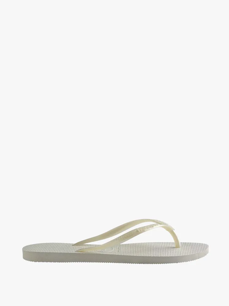 Chic Summer Soles: Unearth Unbeatable Havaianas Styles This Prime Event 31