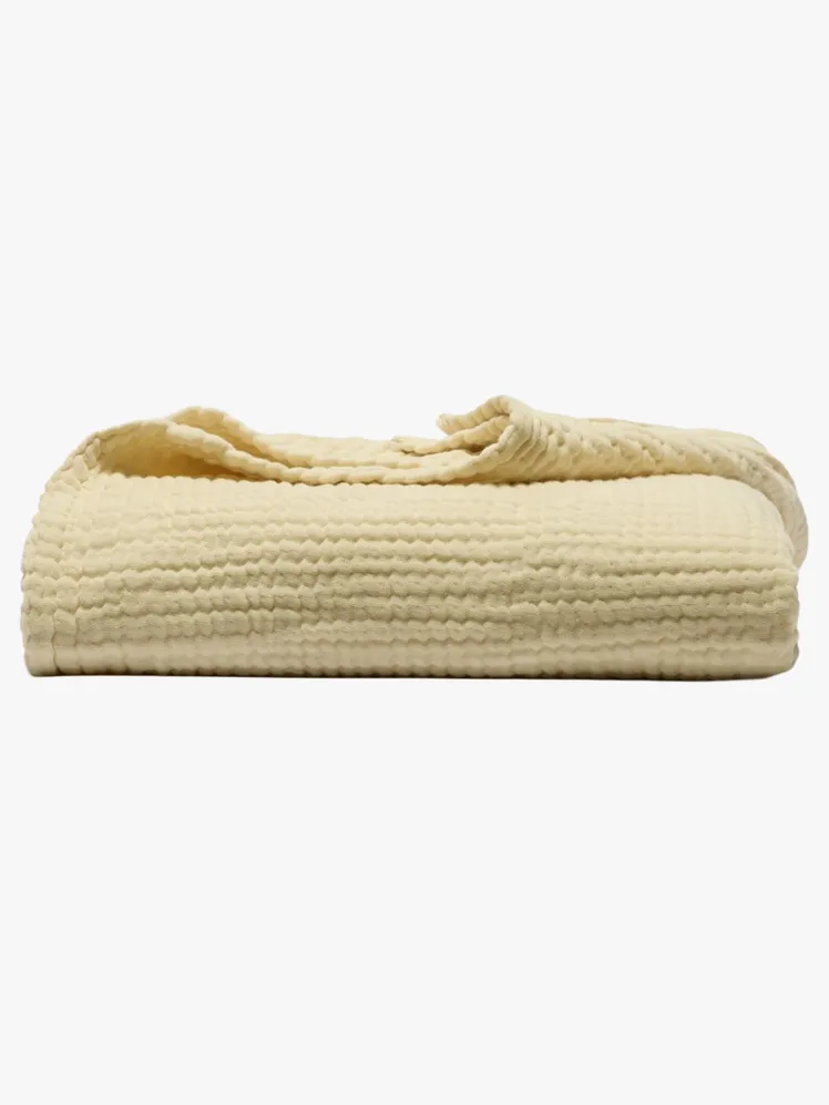 Heirloom Whispers: Artisanal Muslin for the Discerning Summer Slumber 17