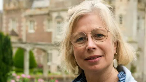 Business Style news 128 Walter Scott Prize Crowns The Matchbox Girl: A Palpable Echo of Social Narratives in Literary Fiction