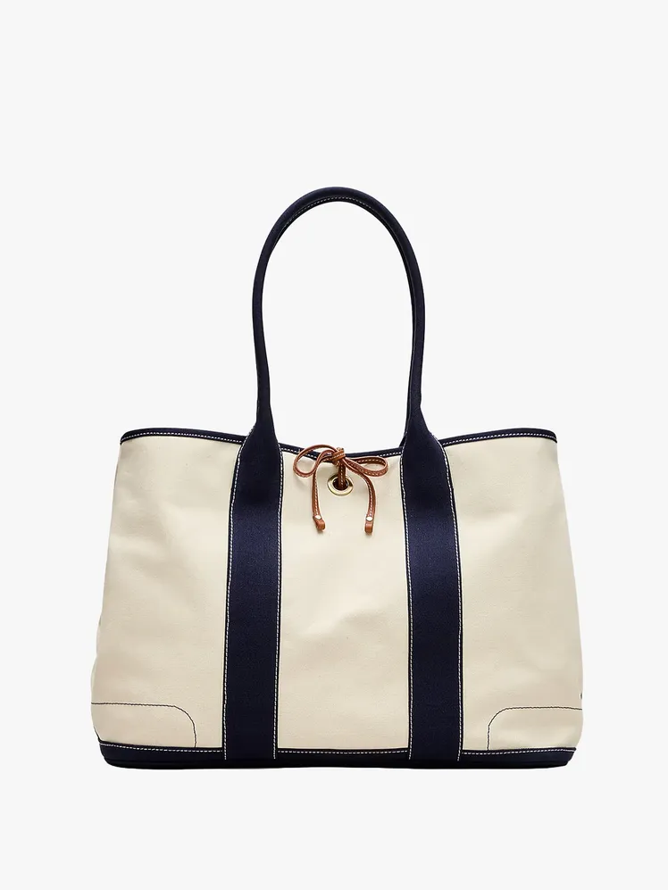 Effortless Urban Style: Summer's Chicest Ensembles Reimagined 71