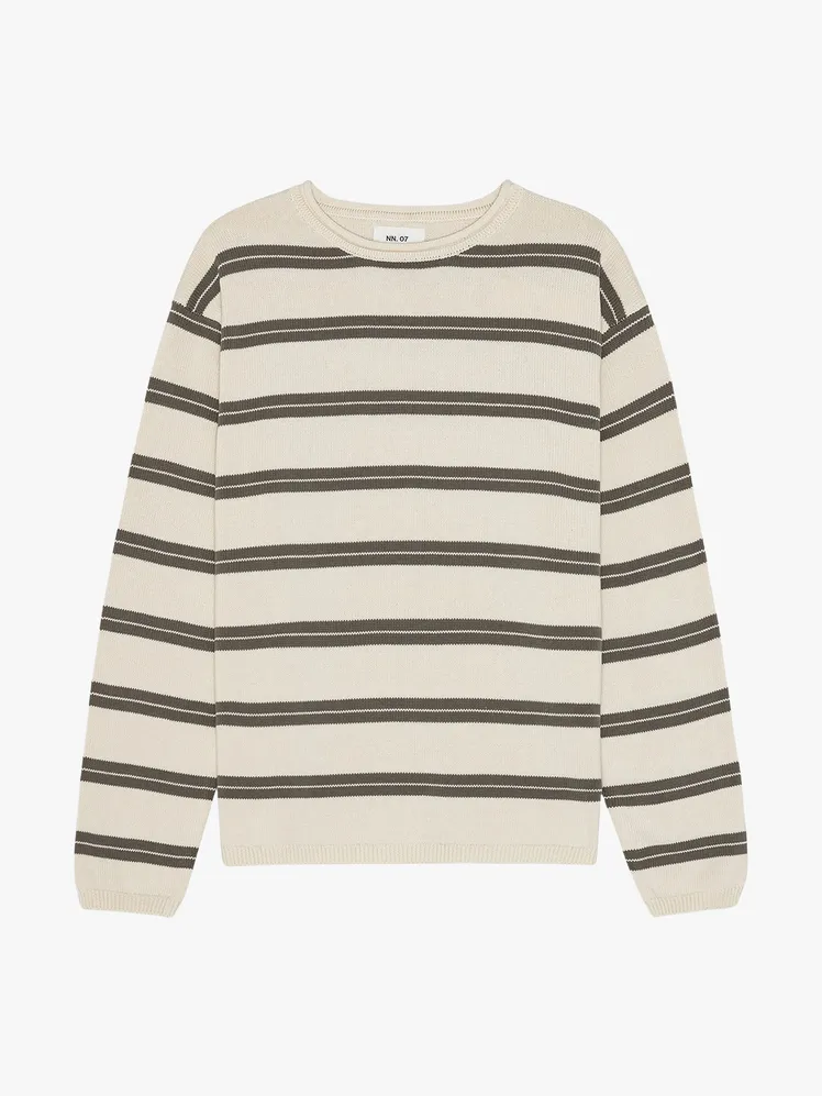 Beyond the Algorithm: Curated Menswear Picks for the Discerning Executive 59
