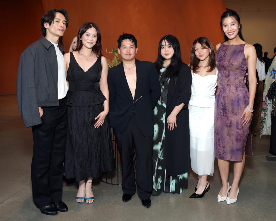 LACMA's 'Fashioning Chinese Women' Exhibit: Redefining Style, Identity, and Empire's Legacy 5