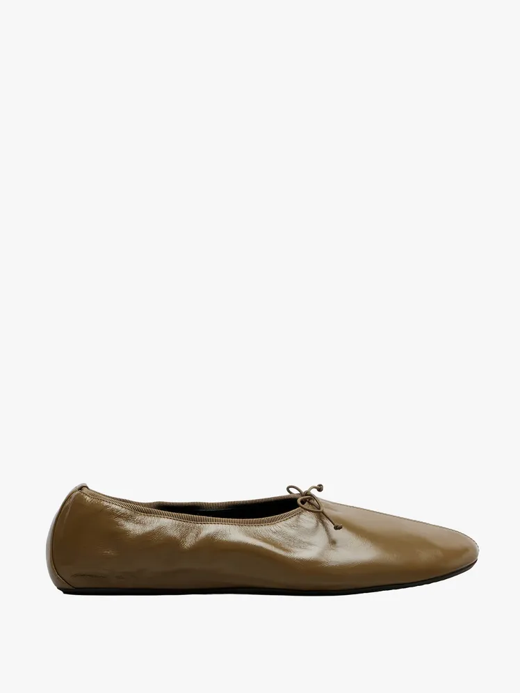 Effortless Chic: Discover Your Perfect Pair of Ballet Flats for the Warmer Seasons 38