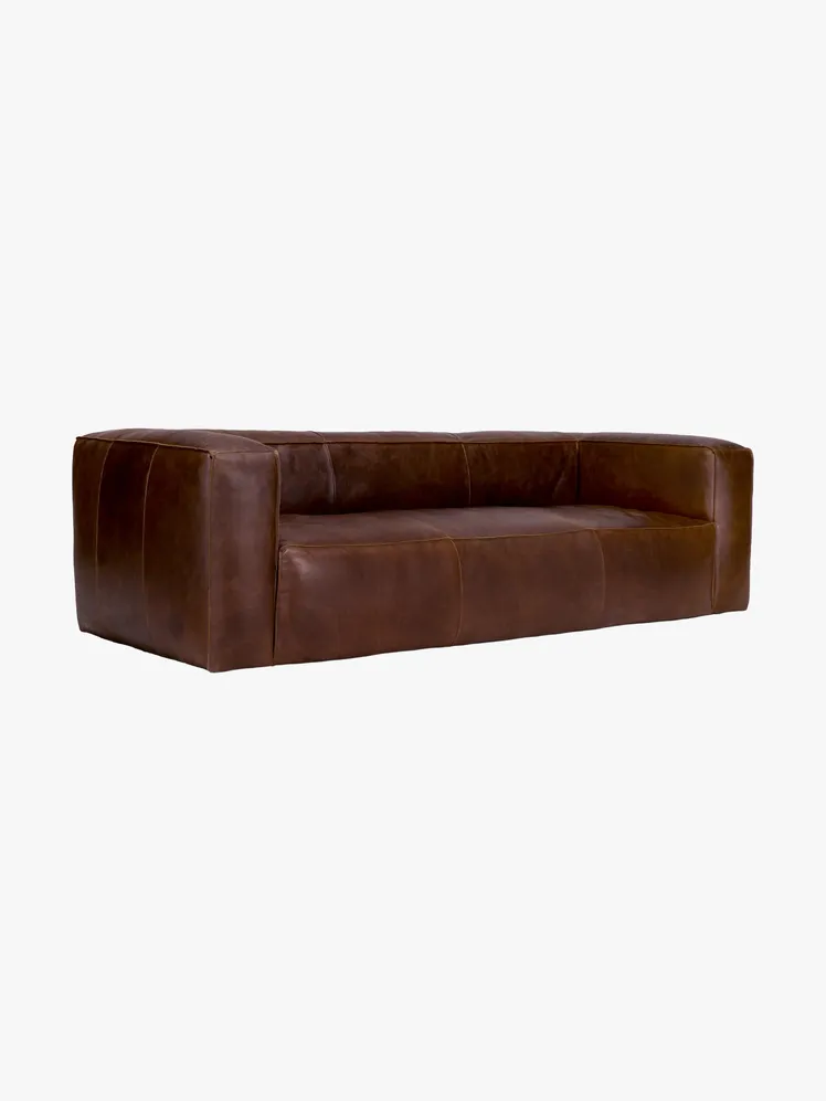 Heirloom Leathers: Curated Comfort for the Discerning Connoisseur 17