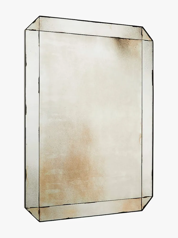 Gilded Legacies: An Editor's Curated Assemblage of Elite Furnishings 29