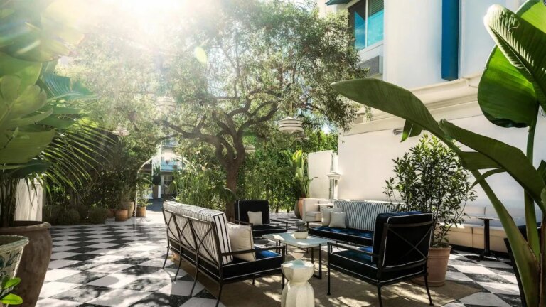 Where Heritage Meets High Design: Los Angeles's Elite Sanctuaries of Style 78