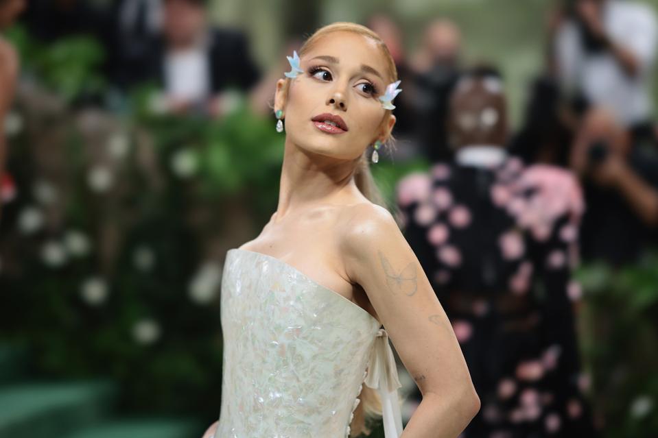 Ariana Grande's Music Ban: White House Faces Backlash Over Controversial Usage 2